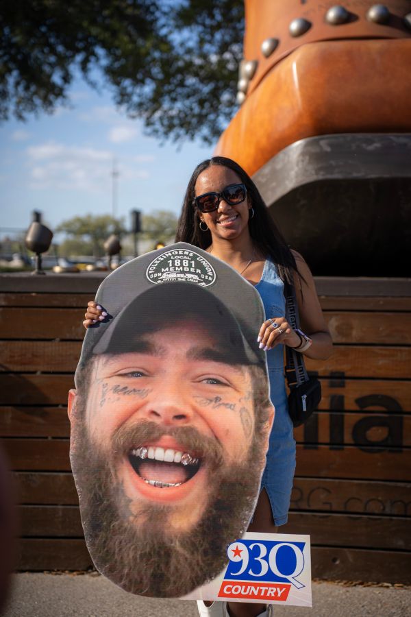 93Q Fan Poses with Post Malone Big Head