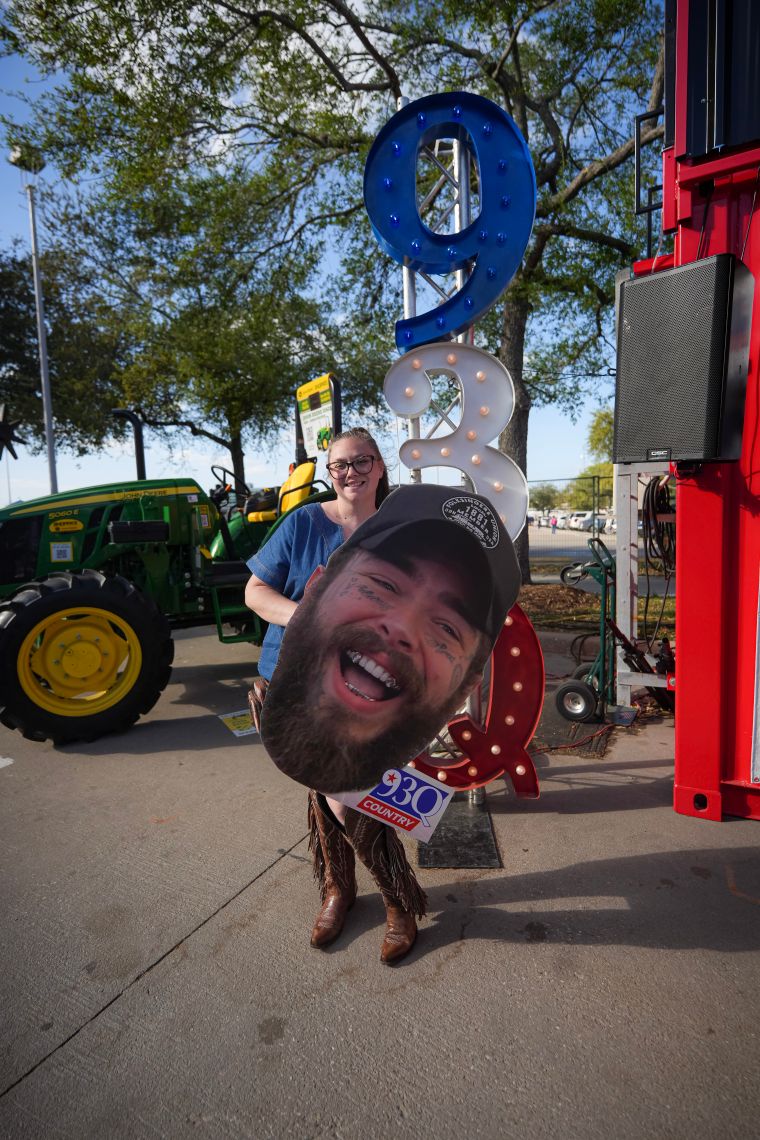 93Q Fan Poses with Post Malone Big Head