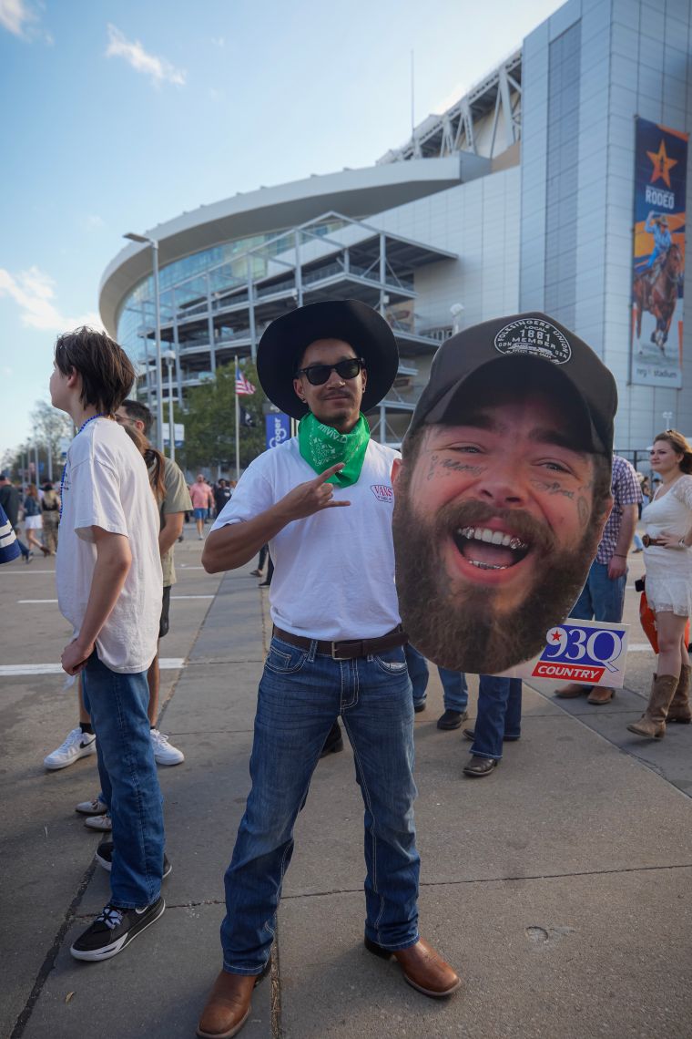 93Q Fan Poses with Post Malone Big Head