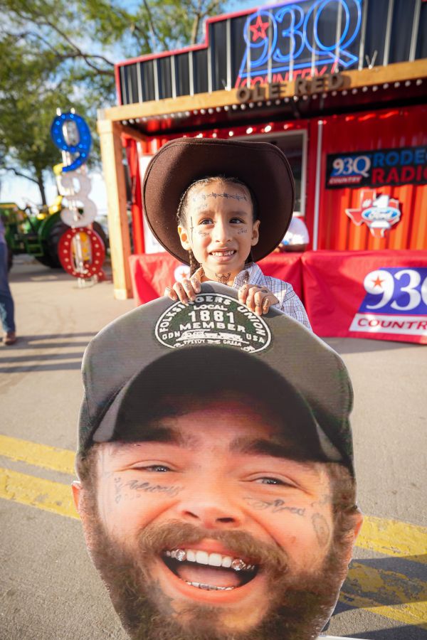 93Q Fan Poses with Post Malone Big Head