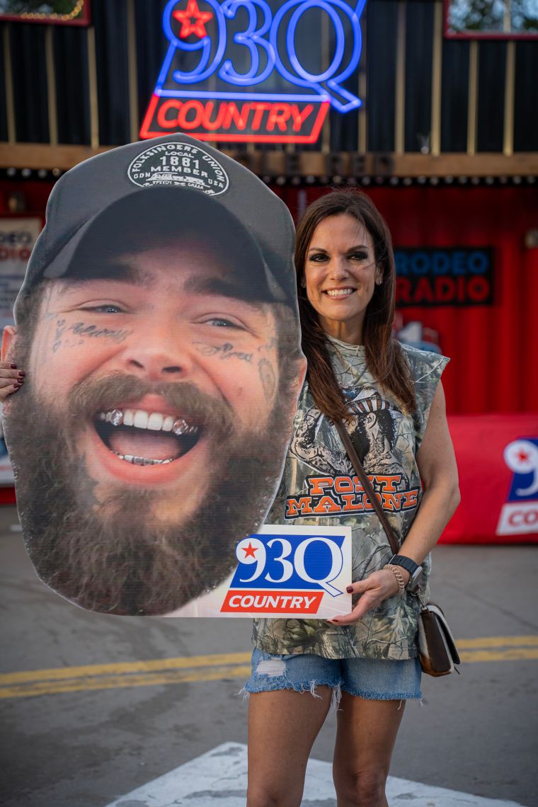 93Q Fan Poses with Post Malone Big Head