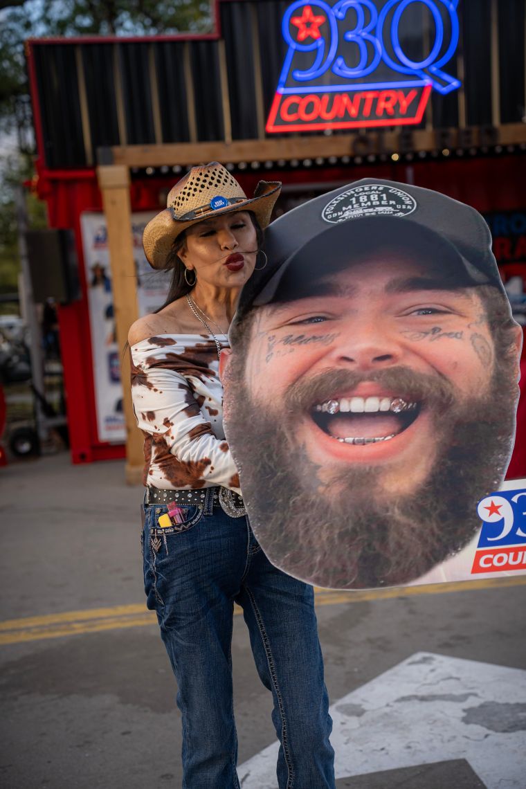 93Q Fan Poses with Post Malone Big Head