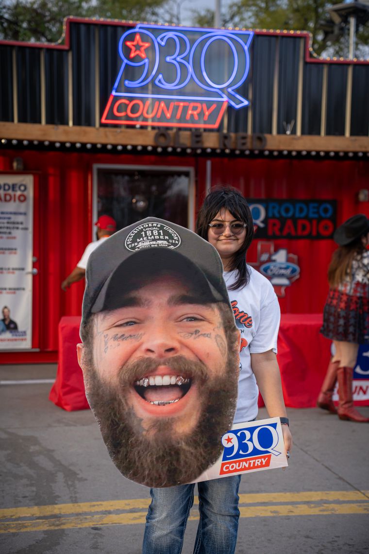93Q Fan Poses with Post Malone Big Head
