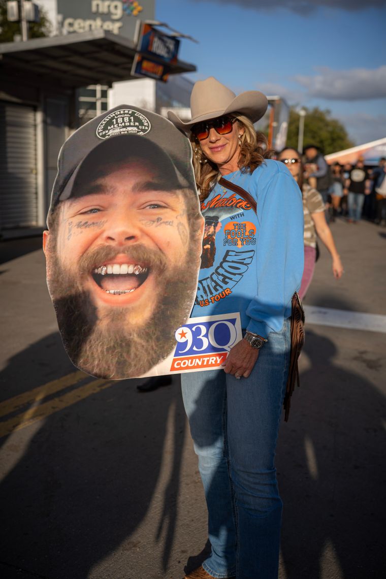 93Q Fan Poses with Post Malone Big Head
