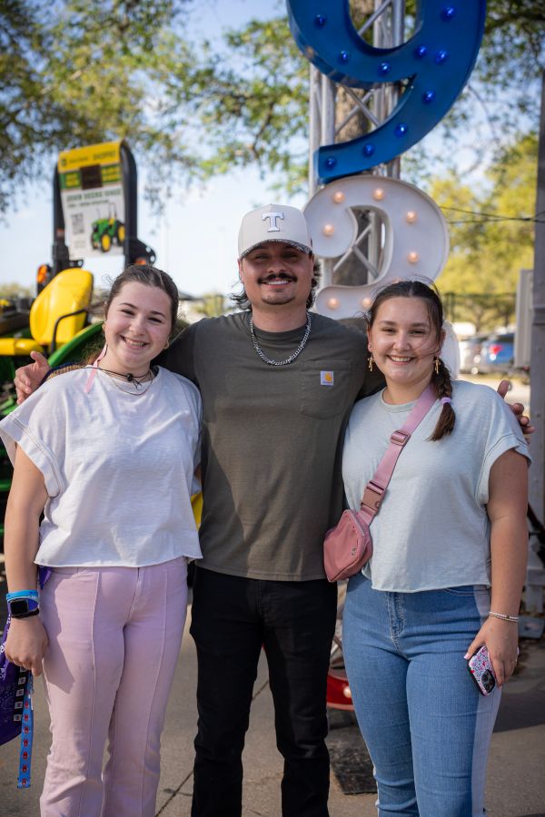 Gerardo & fans
