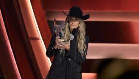 The 58th Annual CMA Awards - Show